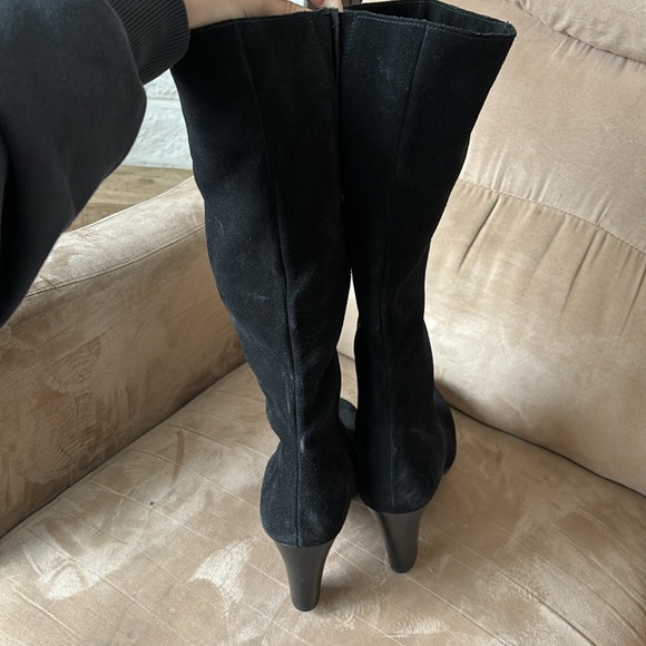 La Canadienne black suede fleece line heeled boots 9.5 - Picture 3 of 6